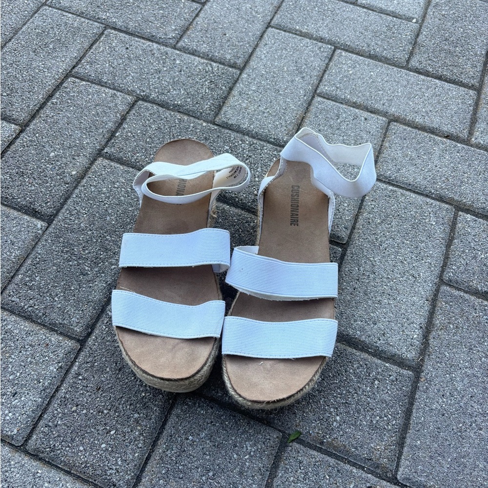 White Elastic-Strap Women's Sandals with Cushioned Footbed